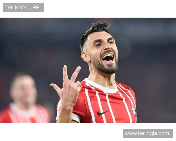 勒沃库森球员意外受伤退出德甲比赛现场吃痛！